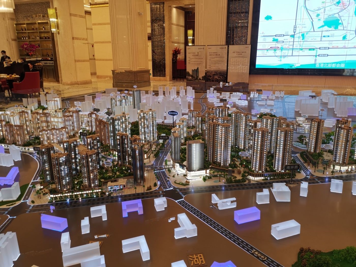 信义金御半山珑门