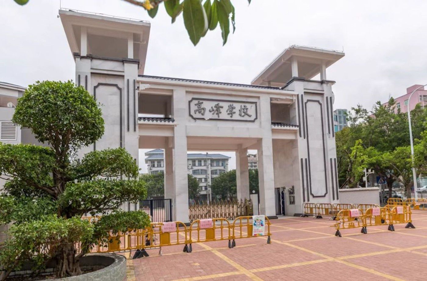 华侨城四海华亭龙胜云坊