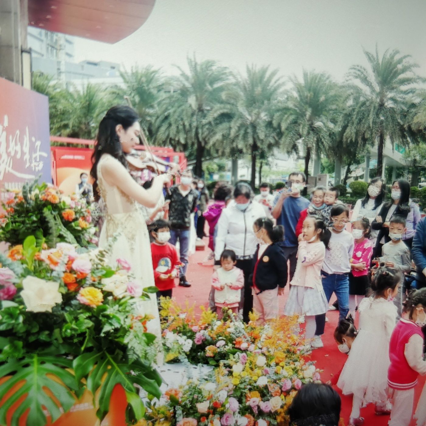 岗宏融湖盛景花园